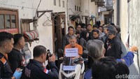 Penampakan Alvi Pemutilasi Pacar di Kamar Kos saat Rekonstruksi