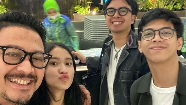 Kabar Terkini Artis dari InsertLive : Tanggapan Ferry Maryadi Lihat Kedekatan Leya dengan El Putra: Nyes...