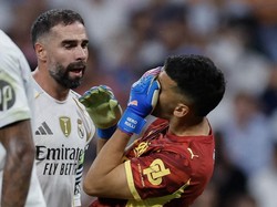 Ada yang menganggap Rulli kelewat berlebihan dalam merespons tandukan Carvajal itu. Foto: AFP/OSCAR DEL POZO