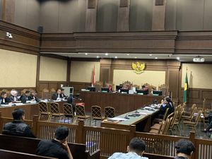 Istri Hakim Agam Terdakwa Kasus Migor Akui Rutin Terima Dolar US-Singapura Istri Hakim Agam Terdakwa Kasus Migor Akui Rutin Terima Dolar US-Singapura