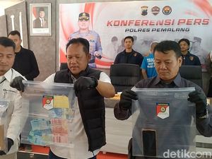 Gentayangan di Toko Kelontong, Pengedar Uang Palsu Ditangkap di Pemalang Gentayangan di Toko Kelontong, Pengedar Uang Palsu Ditangkap di Pemalang