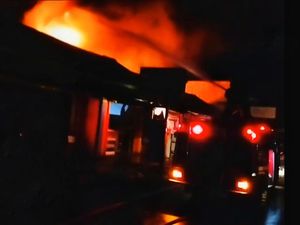 Pasar Surade Sukabumi Hangus Terbakar Pasar Surade Sukabumi Hangus Terbakar