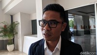 Warga Tanam Pisang, DPRD Desak Jalan Kediri-Kuripan Masuk Prioritas APBD 2026