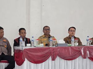 Wagub NTT Pimpin Deklarasi Damai Konflik Pemuda di Alor Wagub NTT Pimpin Deklarasi Damai Konflik Pemuda di Alor