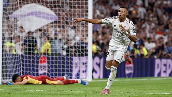 MADRID, SPAIN - SEPTEMBER 16: Kylian Mbappe player of Real Madrid celebrates after scoring a goal during the UEFA Champions League 2025/26 League Phase MD1 match between Real Madrid C.F. and Olympique de Marseille at Estadio Santiago Bernabeu on September 16, 2025 in Madrid, Spain. (Photo by Antonio Villalba/Real Madrid via Getty Images)