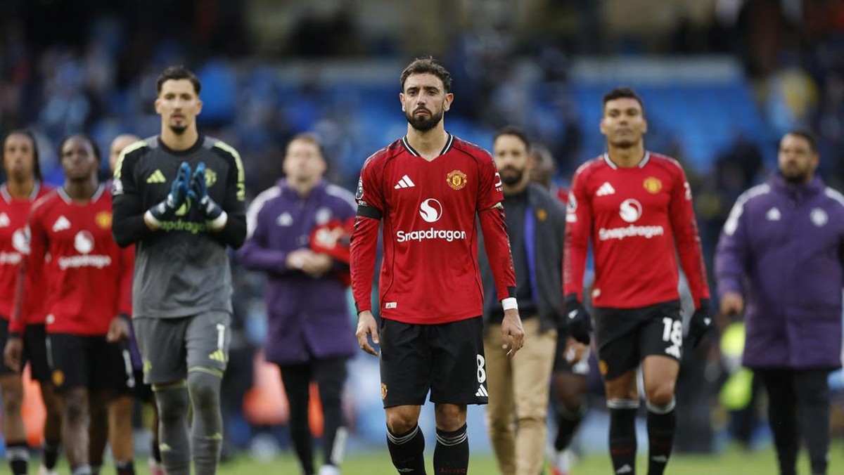Manchester United tetap cuan sekalipun hancur lebur musim lalu. (Action Images via Reuters/Jason Cairnduff)