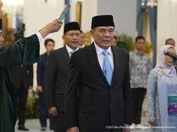 Prabowo Lantik Djamari Chaniago sebagai Menko Polkam dan Erick Thohir Jadi Menpora