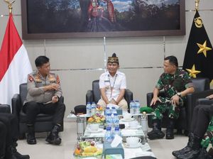Pangdam-Kapolda-Gubernur Kalteng Kumpul di Mapolda, Bahas Apa? Pangdam-Kapolda-Gubernur Kalteng Kumpul di Mapolda, Bahas Apa?