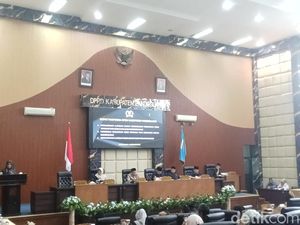 Usai Reses, DPRD Pandeglang Ungkap Warga Keluhkan Infrastruktur Usai Reses, DPRD Pandeglang Ungkap Warga Keluhkan Infrastruktur