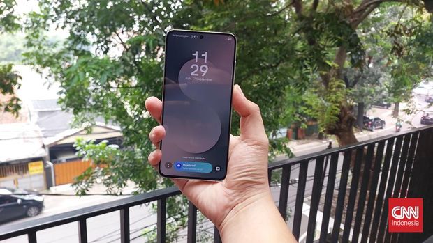 Samsung Galaxy S25 FE bakal resmi hadir di Indonesia, melengkapi jajaran Galaxy S25 series sebelumnya.