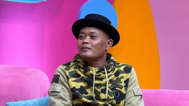 Update Informasi Selebriti InsertLive : Kebiasaan Minum Kopi & Minuman Manis Setiap Bangun Tidur Bikin Sule Sakit