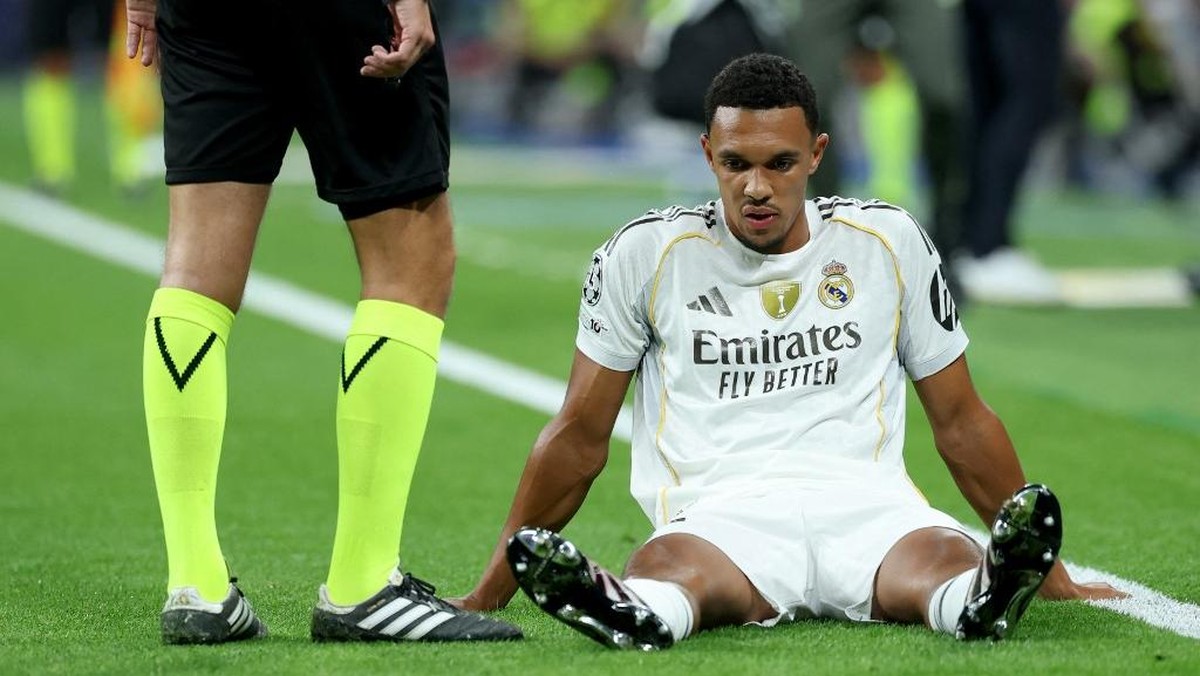Trent Alexander-Arnold cedera di laga Real Madrid vs Marseille. (Foto: AFP/THOMAS COEX)