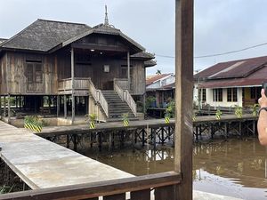 Rumah Budaya Kampung Caping Dipercantik Jadi Destinasi Wisata Sungai Kapuas Rumah Budaya Kampung Caping Dipercantik Jadi Destinasi Wisata Sungai Kapuas