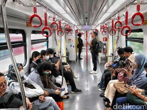 Cara Naik LRT Pakai QRIS Tap, Simak Langkah-langkahnya!
