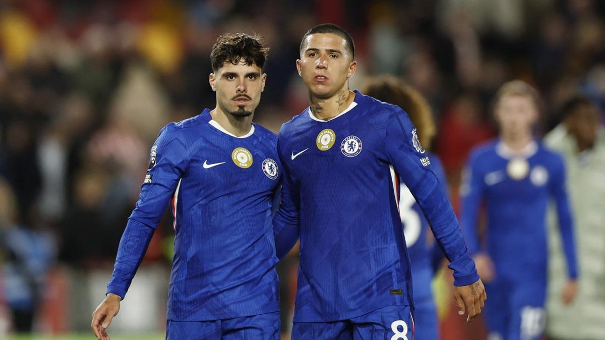 Pedro Neto tak sabar menghadap Jose Mourinho. (Foto: Action Images via Reuters/Peter Cziborra)