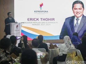 Video: Sejumlah Eks Menpora Hadiri Sertijab Erick Thohir-Dito Video: Sejumlah Eks Menpora Hadiri Sertijab Erick Thohir-Dito
