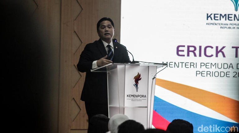 Erick Thohir dilantik Presiden Prabowo Subianto sebagai Menpora pada hari Rabu (17/9). Sebelumnya, Erick menduduki jabatan Menteri BUMN sejak tahun 2019.