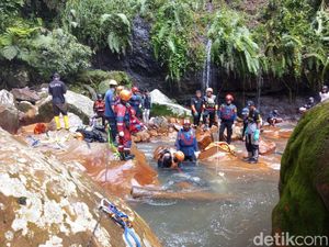 Kronologi Pria Hilang Saat Cari Burung Ditemukan Tewas Nyangkut di Curug Bogor Kronologi Pria Hilang Saat Cari Burung Ditemukan Tewas Nyangkut di Curug Bogor