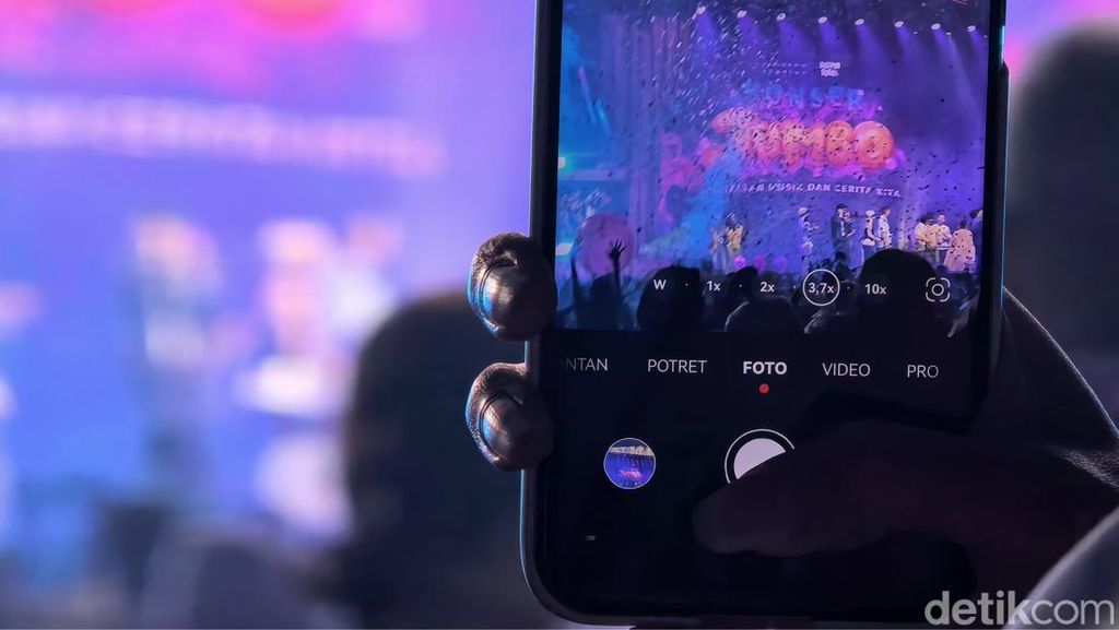 Jajal Kemampuan Zoom Huawei Pura 80 Ultra untuk Konser Jajal Kemampuan Zoom Huawei Pura 80 Ultra untuk Konser