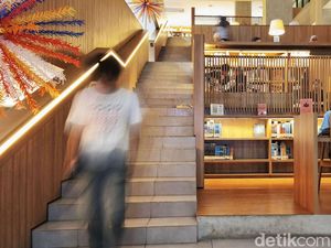 Dari Buta Aksara Menuju Literasi Digital Dari Buta Aksara Menuju Literasi Digital