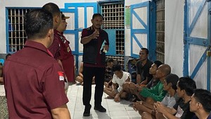 Ditjen Pas Razia Narkoba di Lapas Amuntai Kalsel, Napi Dites Urine