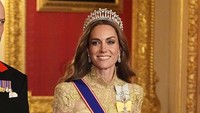 Aura Bangsawan Kate Middleton Terpancar, Pakai Tiara Putri Diana Rp 2,2 T