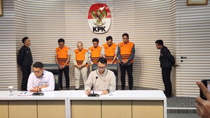 KPK: Duit Korupsi Kredit Fiktif Bank Jepara Artha Buat Umrah 3 Tersangka