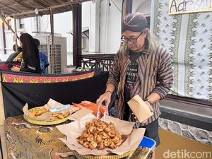 Nikmatnya Kue Kontol Kejepit di Pasar Kangen Jogja, Cukup Bayar Rp 10 Ribu! Nikmatnya Kue Kontol Kejepit di Pasar Kangen Jogja, Cukup Bayar Rp 10 Ribu!
