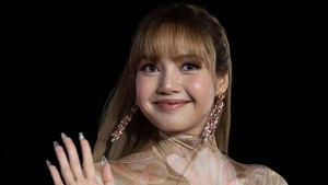 Video: Momen Reza Rahadian-Fedi Nuril Foto Bareng Lisa BLACKPINK