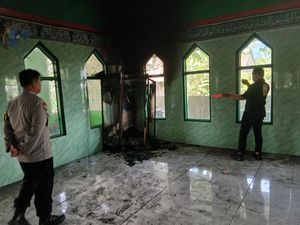 Masjid Syuhada 45 di Maros Nyaris Dibakar OTK, Polisi Selidiki Masjid Syuhada 45 di Maros Nyaris Dibakar OTK, Polisi Selidiki
