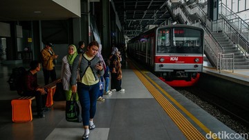 Berita dari Detik Finance: Elektrifikasi Jalur Green Line Tanah Abang-Rangkasbitung Rampung 2027