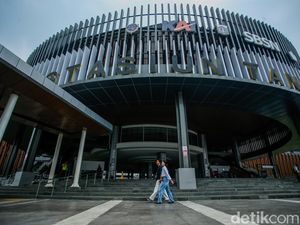 Video: Stasiun Tanah Abang Bakal Tambah Tangga dan Lift Baru Video: Stasiun Tanah Abang Bakal Tambah Tangga dan Lift Baru