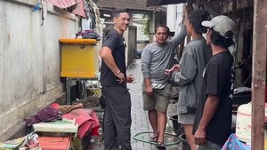 Nana Mirdad Lihat Langsung Kerusakan dan Bantu Warga Terdampak Banjir di Bali