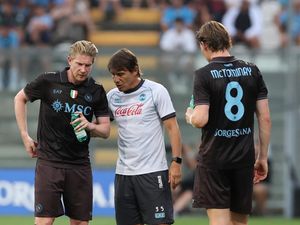 Conte dan Napoli Tak Mau Kembali Mentok di Perempatfinal UCL Conte dan Napoli Tak Mau Kembali Mentok di Perempatfinal UCL