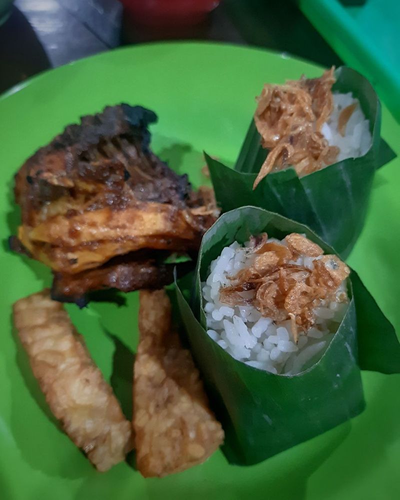 Nasi Uduk Enak yang Buka Malam hingga Wanita Sukses Turun BB 20 Kg