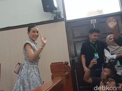 Nikita Mirzani Is Back! Jalani Sidang Melawan Reza Gladys dengan Modis