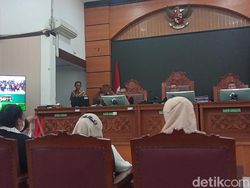Saksi Ungkap Pengalaman Buruk Pakai Produk Reza Gladys