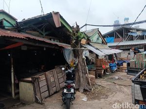 Dulu Ramai, Kini Pasar Lontar Jadi Deretan Kontrakan Kumuh Dulu Ramai, Kini Pasar Lontar Jadi Deretan Kontrakan Kumuh