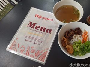 Slurp! Nikmatnya Pho Vietnam dengan Kuah Dimasak 18 Jam di Kawasan Cibubur Slurp! Nikmatnya Pho Vietnam dengan Kuah Dimasak 18 Jam di Kawasan Cibubur