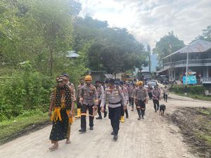 2 Anjing Pelacak Dikerahkan Bantu Pencarian Korban Banjir Bandang di NTT 2 Anjing Pelacak Dikerahkan Bantu Pencarian Korban Banjir Bandang di NTT