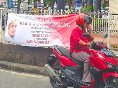 Spanduk-spanduk Tolak Habib Rizieq: Kami Sudah Damai