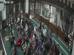 Terekam CCTV Maling Gondol Tas Isi Perhiasan Jemaah Masjid di Prambanan