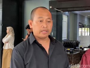 Eks Dosen UIN yang Gulung-gulung Kini Dilaporkan Tetangganya Soal UU ITE Eks Dosen UIN yang Gulung-gulung Kini Dilaporkan Tetangganya Soal UU ITE