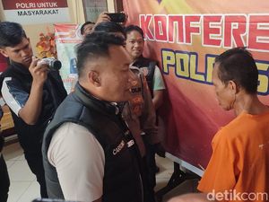 Polisi Bongkar Komplotan Penipu Modus Beli Beras untuk MBG di Ciamis Polisi Bongkar Komplotan Penipu Modus Beli Beras untuk MBG di Ciamis
