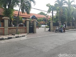 MBG di SMAN 15 Surabaya Dikeluhkan Basi