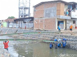 Jembatan Semi Permanen di Karang Kemong Mataram Dibangun Pascabanjir