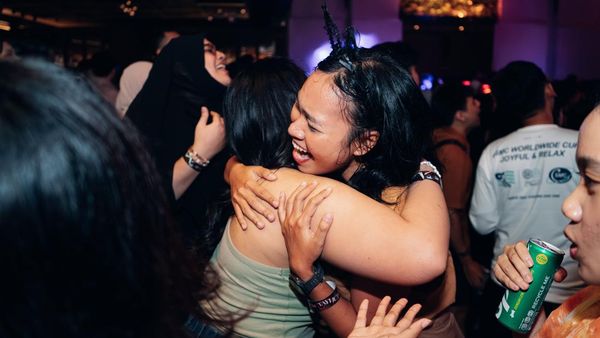From sad girl anthems to scream-singing bops, karaoke with Swifties is therapy!