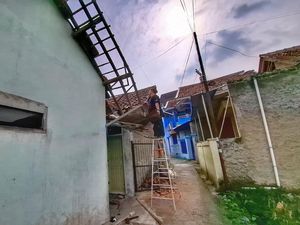 Heboh Angin Puting Beliung Terjang Soreang Bandung Heboh Angin Puting Beliung Terjang Soreang Bandung