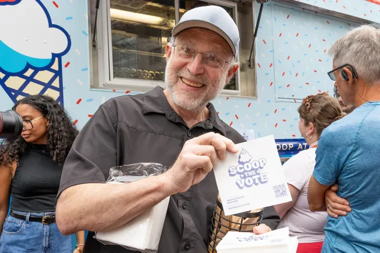 Pendiri Es Krim Ben & Jerry's Nyatakan Mundur Setelah 47 Tahun!