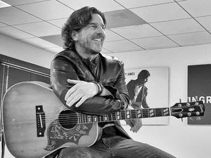 Penyanyi Pemenang Grammy, Brett James Meninggal karena Kecelakaan Pesawat Penyanyi Pemenang Grammy, Brett James Meninggal karena Kecelakaan Pesawat